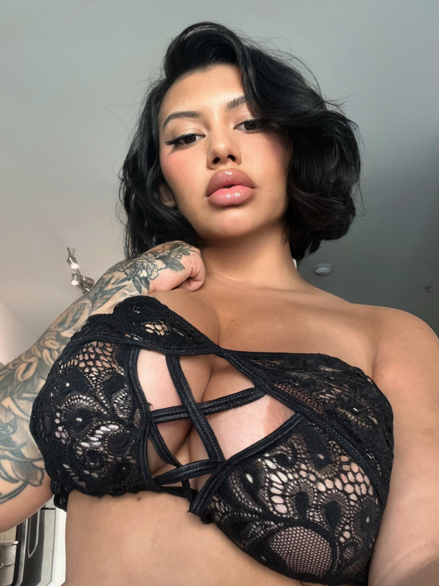 Huge collection of porn photos Brunette Bra Brown Eyes Cleavage by Leaked OnlyFans’s (@Leaked-OnlyFans)