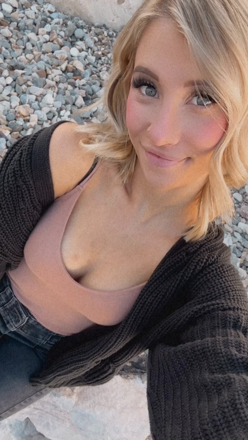 Huge collection of porn photos Blonde Blue Eyes Cleavage Jeans by Aria Adams 💖’s (@ariaadamsbaby)