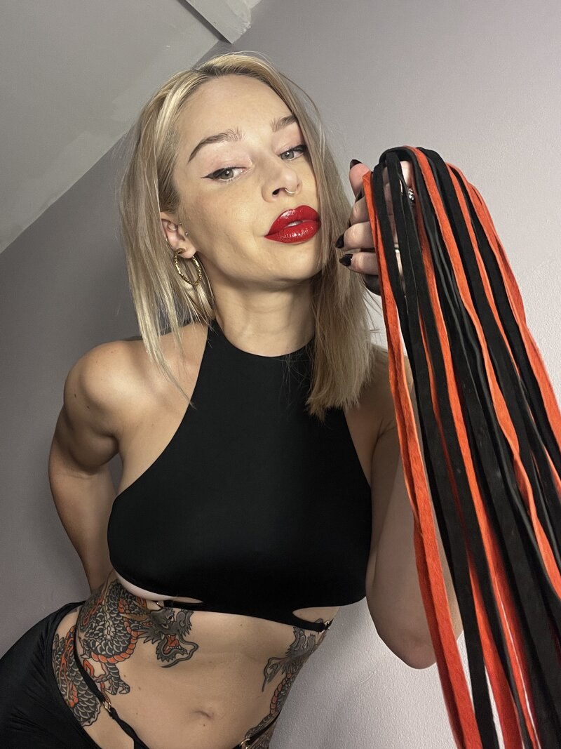 Huge collection of porn photos Blonde Dominatrix Domme Findom by 𝐐𝐮𝐞𝐞𝐧 𝐂𝐚𝐭𝐡𝐞𝐫𝐢𝐧𝐞 👸’s (@catherine_fox)