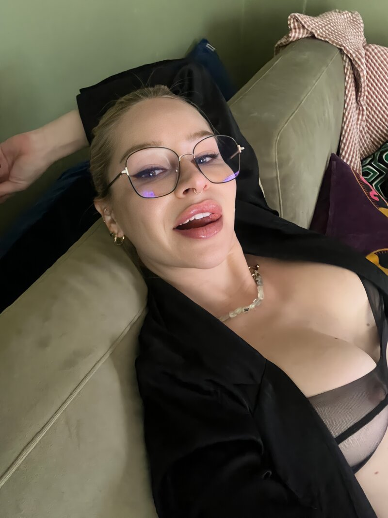 Huge collection of porn photos Cheating Cheat Homewrecker Teacher by 𝐐𝐮𝐞𝐞𝐧 𝐂𝐚𝐭𝐡𝐞𝐫𝐢𝐧𝐞 👸’s (@catherine_fox)