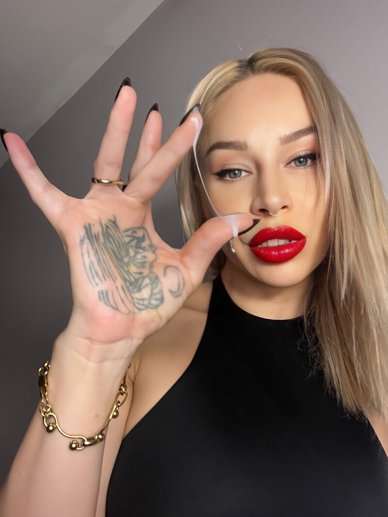 Huge collection of porn photos Blonde Body Beautiful by 𝐐𝐮𝐞𝐞𝐧 𝐂𝐚𝐭𝐡𝐞𝐫𝐢𝐧𝐞 👸’s (@catherine_fox)