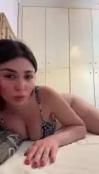 busty-brunnete