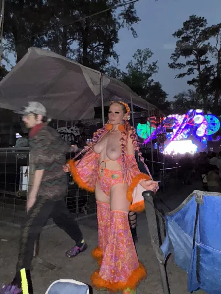 flashing-boobs