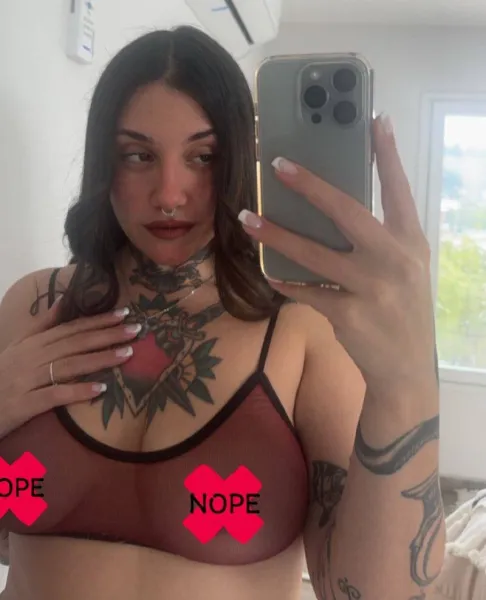 hot-girls-with-tattoos