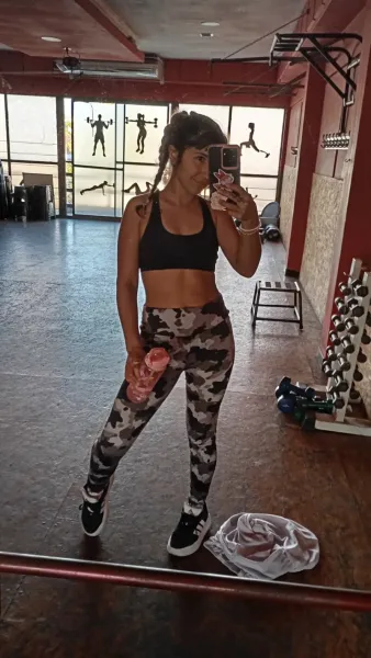 girls-in-yoga-pants
