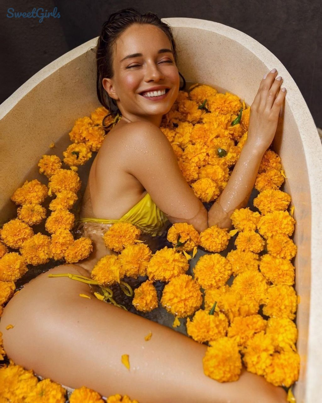 Huge collection of porn photos Bikini Bathtub Bath by TikTokers’s (@tiktokers)