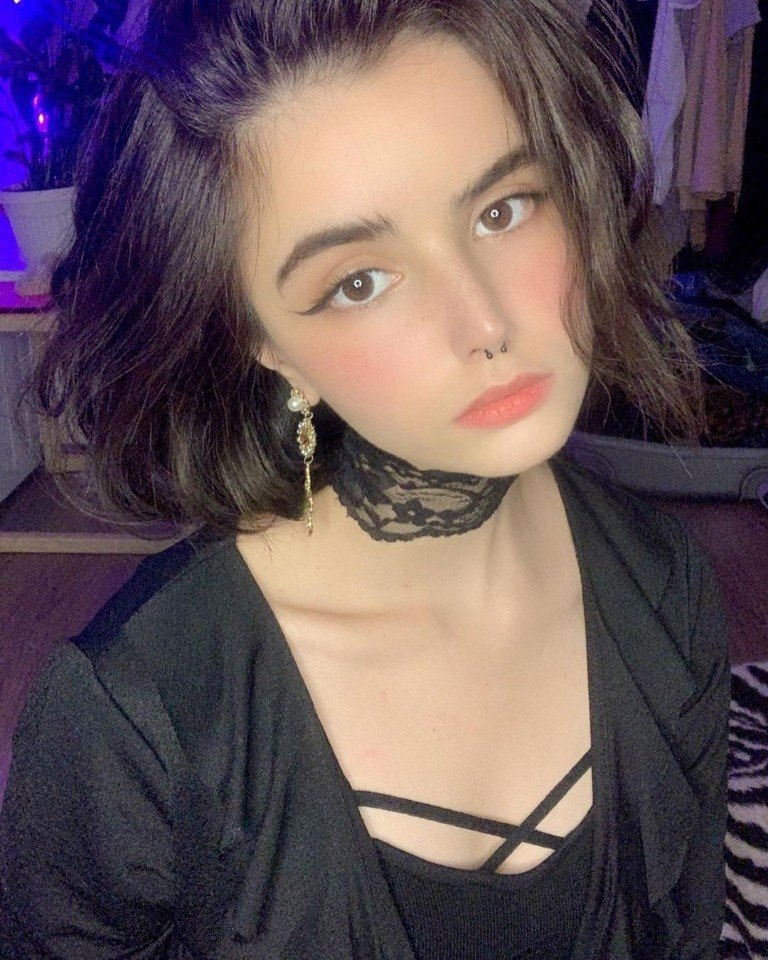 Huge collection of porn photos Brunette Brown Eyes Big Eyes Choker by TikTokers’s (@tiktokers)
