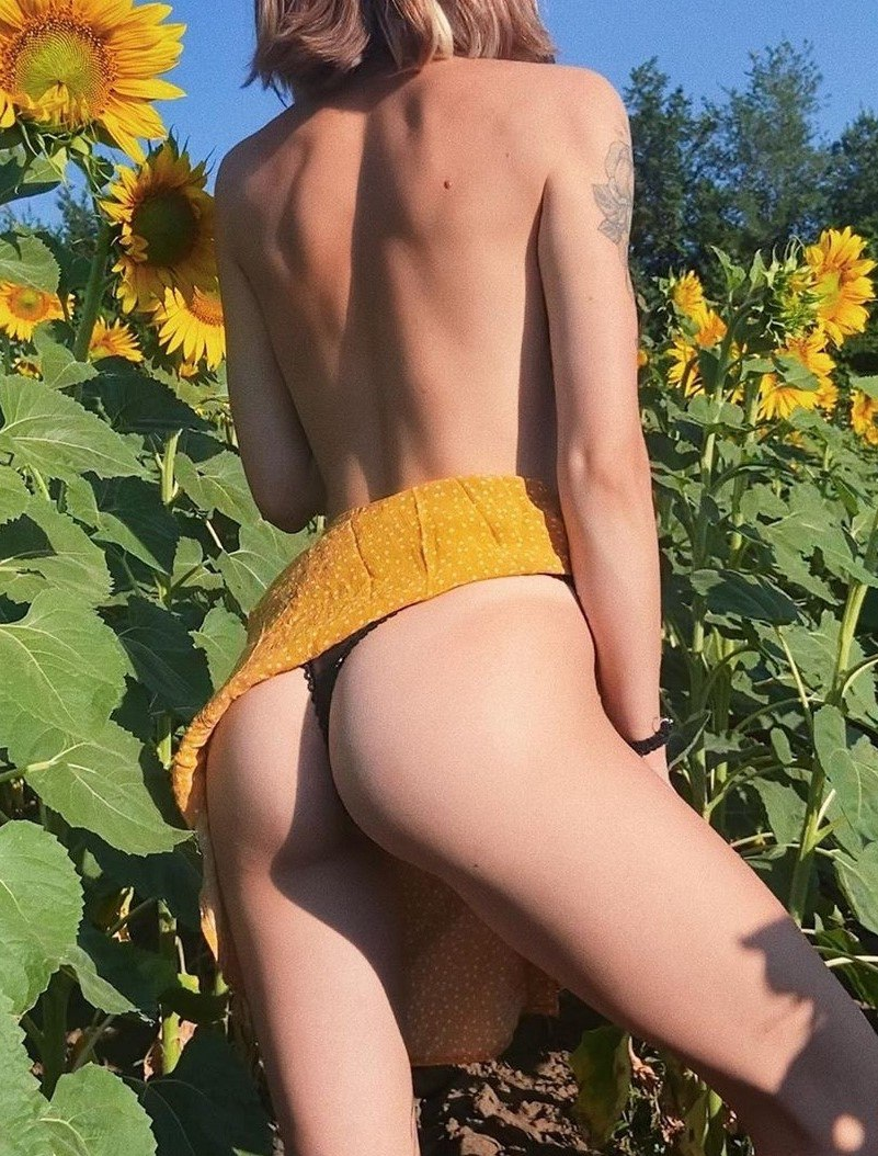 Huge collection of porn photos Ass Booty Legs by TikTokers’s (@tiktokers)