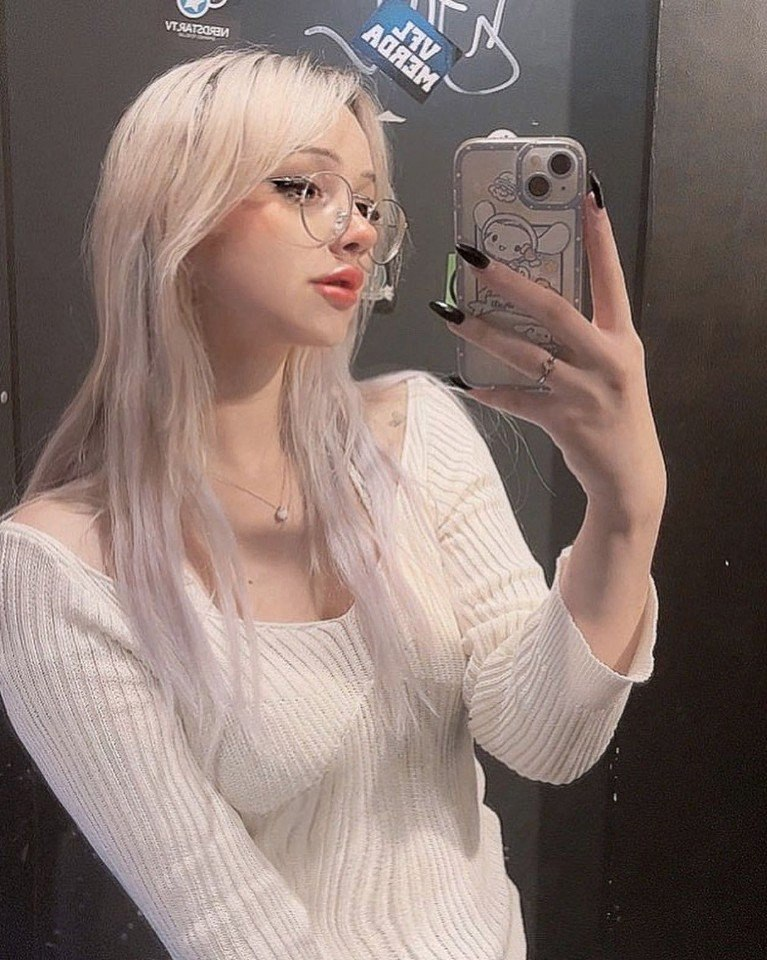 Huge collection of porn photos Blonde Glasses Long Hair by TikTokers’s (@tiktokers)