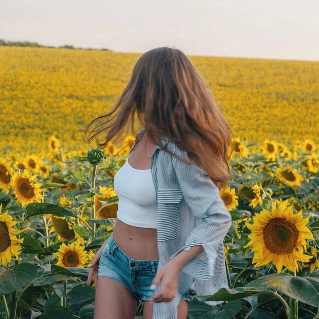 Huge collection of porn photos Brunette Jean Shorts Long Hair by TikTokers’s (@tiktokers)