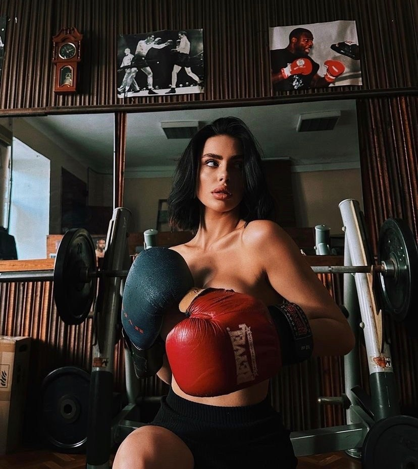 Huge collection of porn photos Athletic Brunette Fitness by TikTokers’s (@tiktokers)