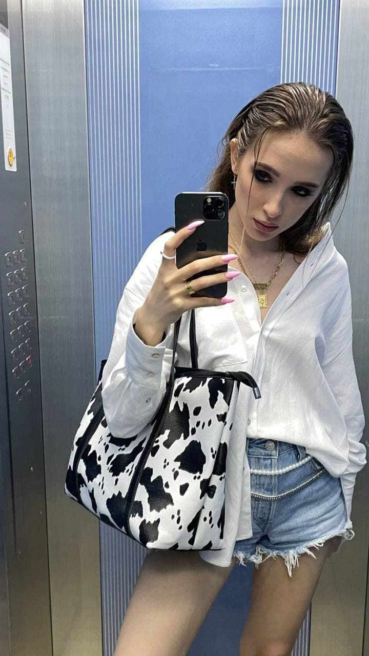 Huge collection of porn photos Amateur Brunette Babe by TikTokers’s (@tiktokers)