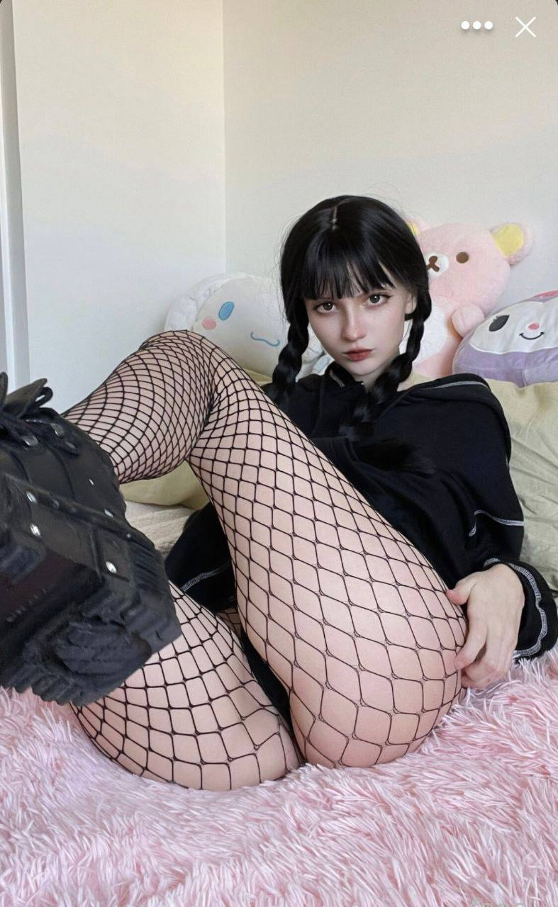 Huge collection of porn photos Bangs Fishnet Long Hair by TikTokers’s (@tiktokers)