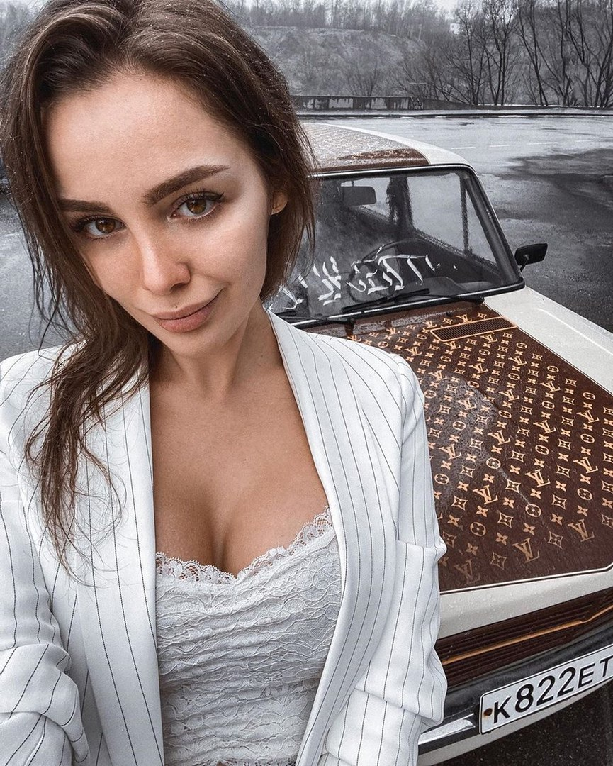 Huge collection of porn photos Brown Eyes Car Female by TikTokers’s (@tiktokers)