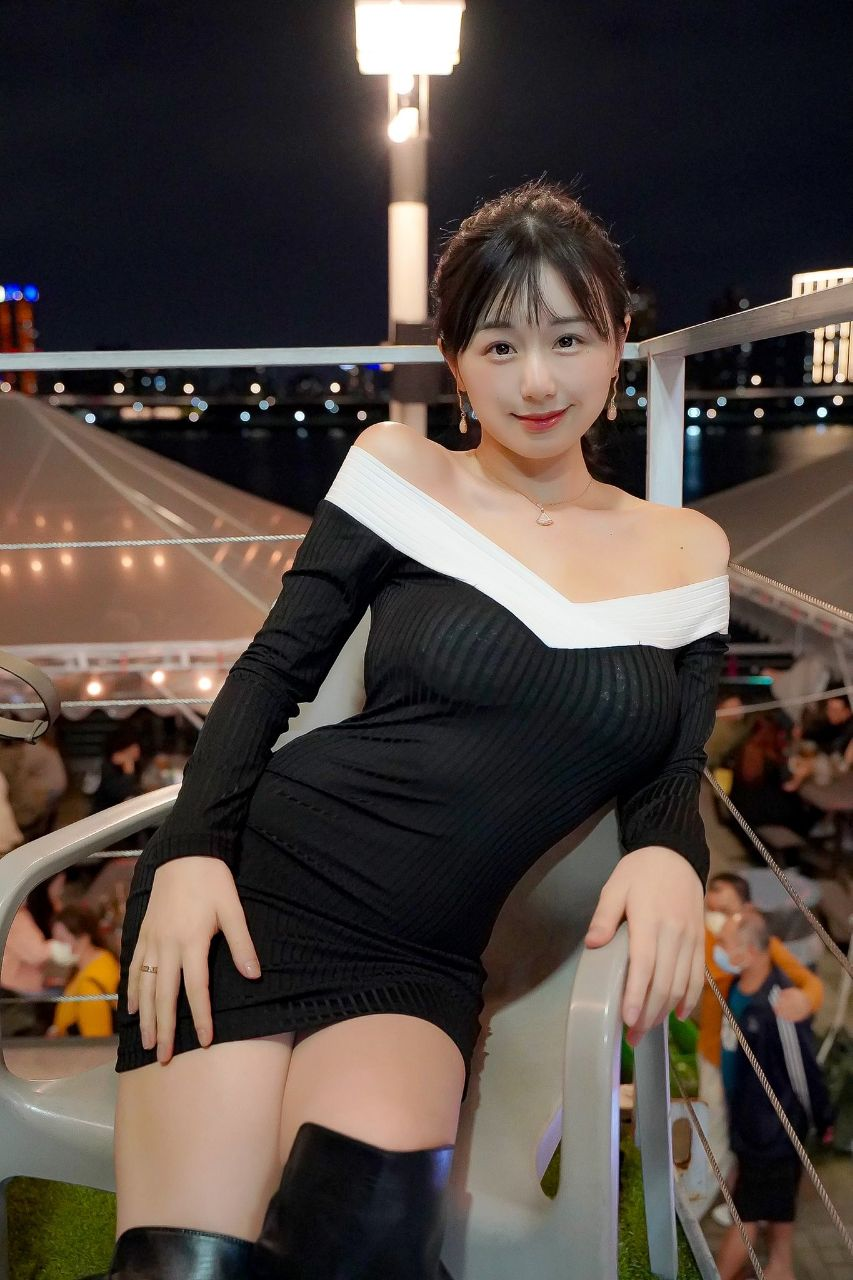 Huge collection of porn photos Boots Black Dress by TikTokers’s (@tiktokers)
