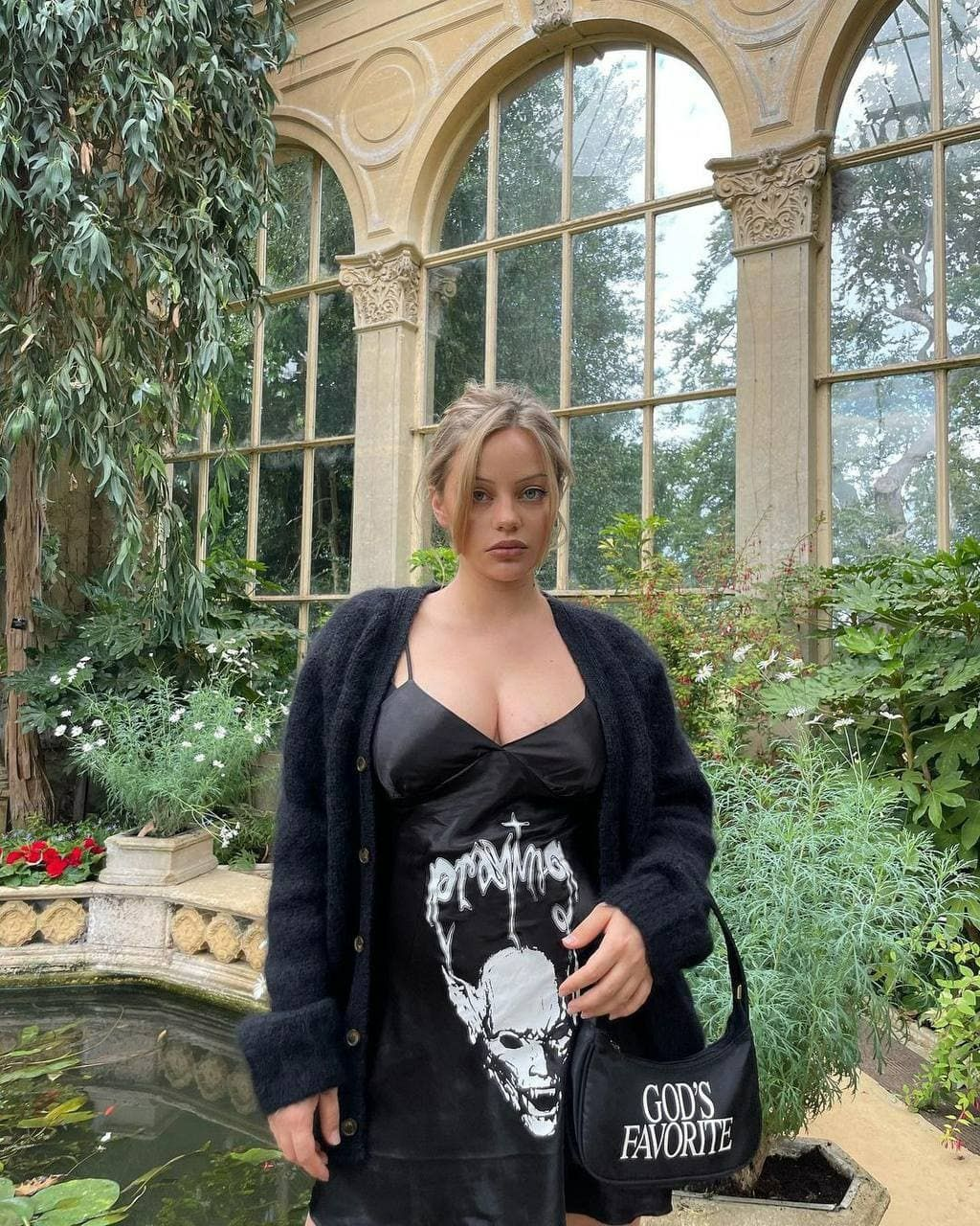 Huge collection of porn photos Black Dress Female by TikTokers’s (@tiktokers)