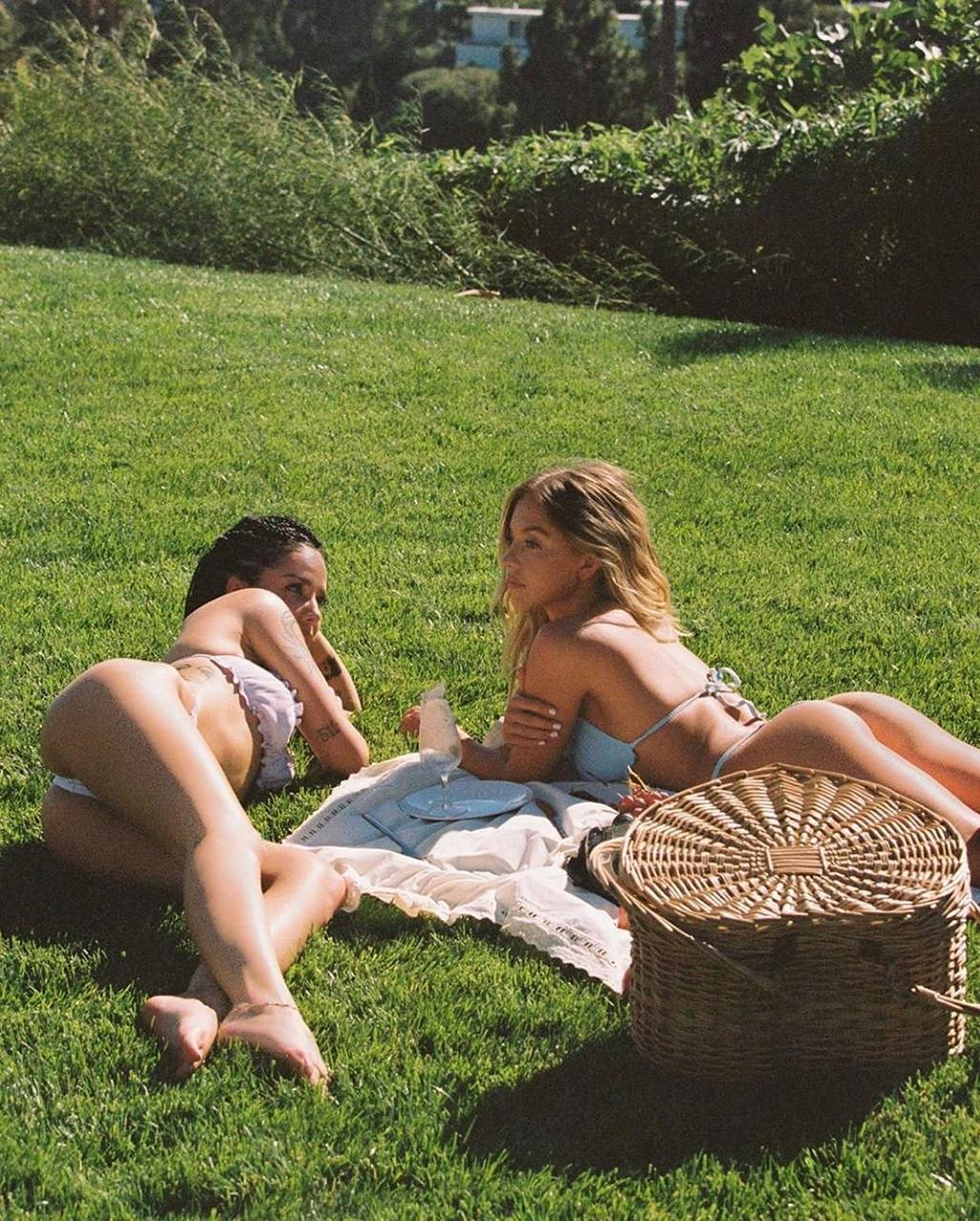 Huge collection of porn photos Bikini Beautiful Friends by TikTokers’s (@tiktokers)