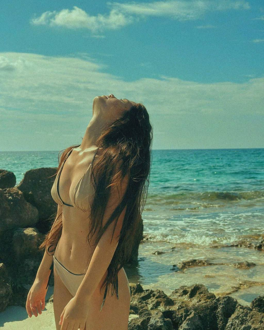 Huge collection of porn photos Brunette Bikini Beach by TikTokers’s (@tiktokers)