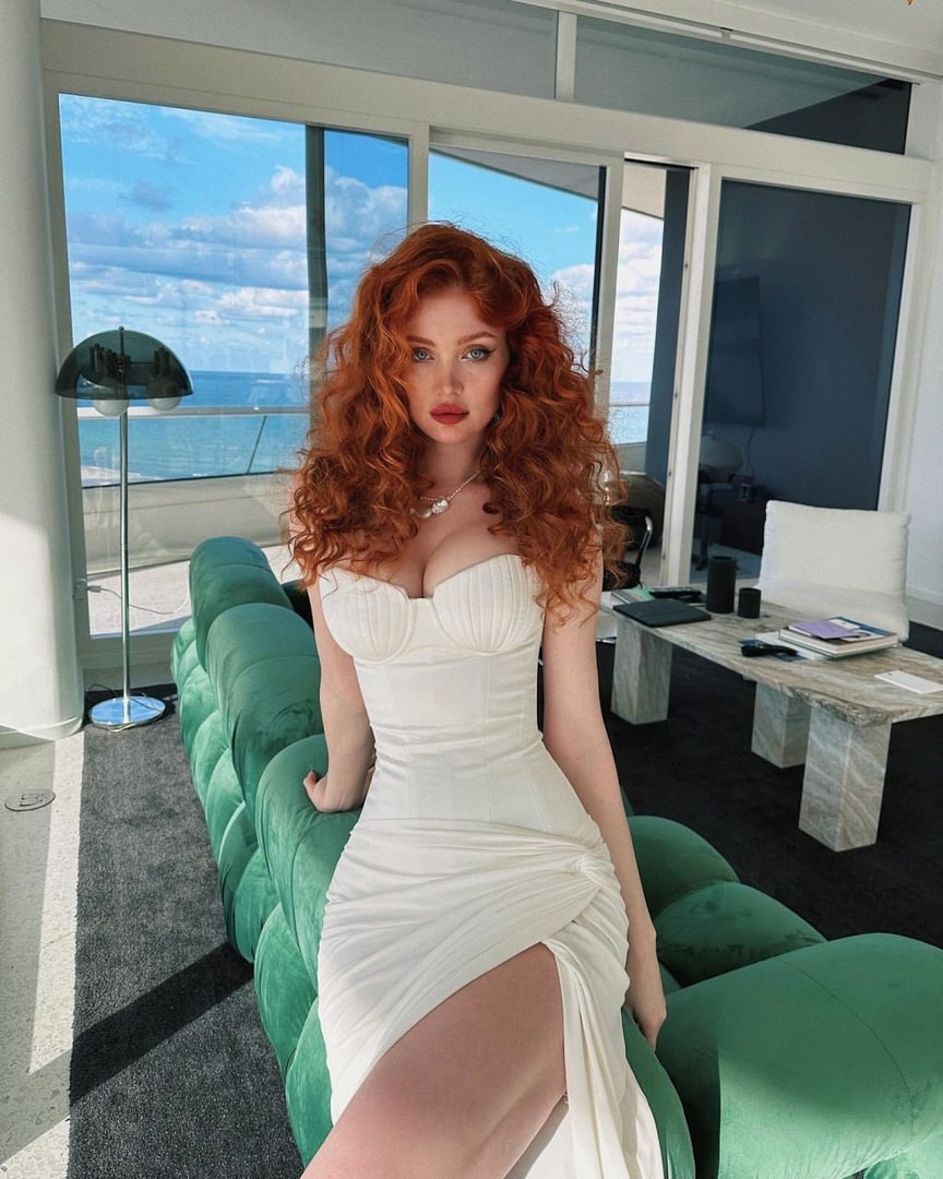 Huge collection of porn photos Beautiful Curly Hair Dress by TikTokers’s (@tiktokers)