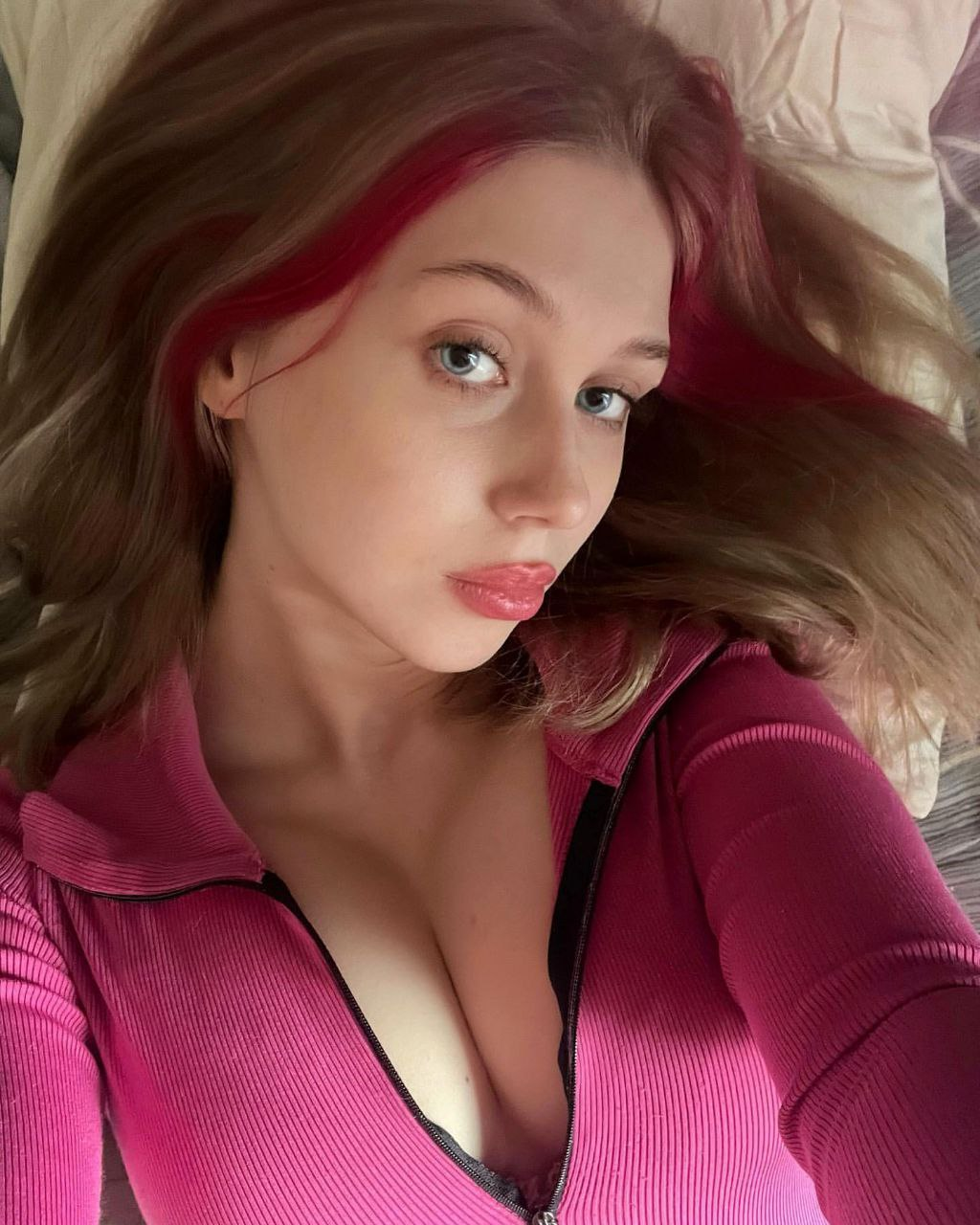 Huge collection of porn photos Brunette Babe Blue Eyes Bed by TikTokers’s (@tiktokers)