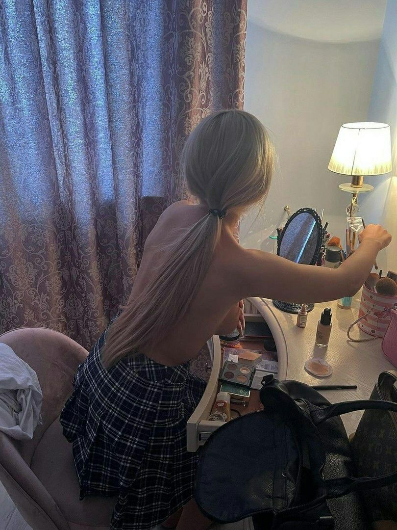 Huge collection of porn photos Blonde Long Hair Mirror by TikTokers’s (@tiktokers)