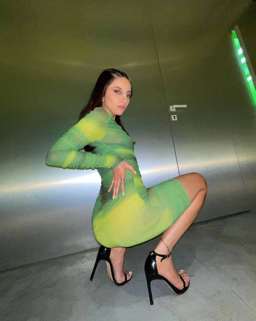 Huge collection of porn photos Brunette Dress Female by TikTokers’s (@tiktokers)
