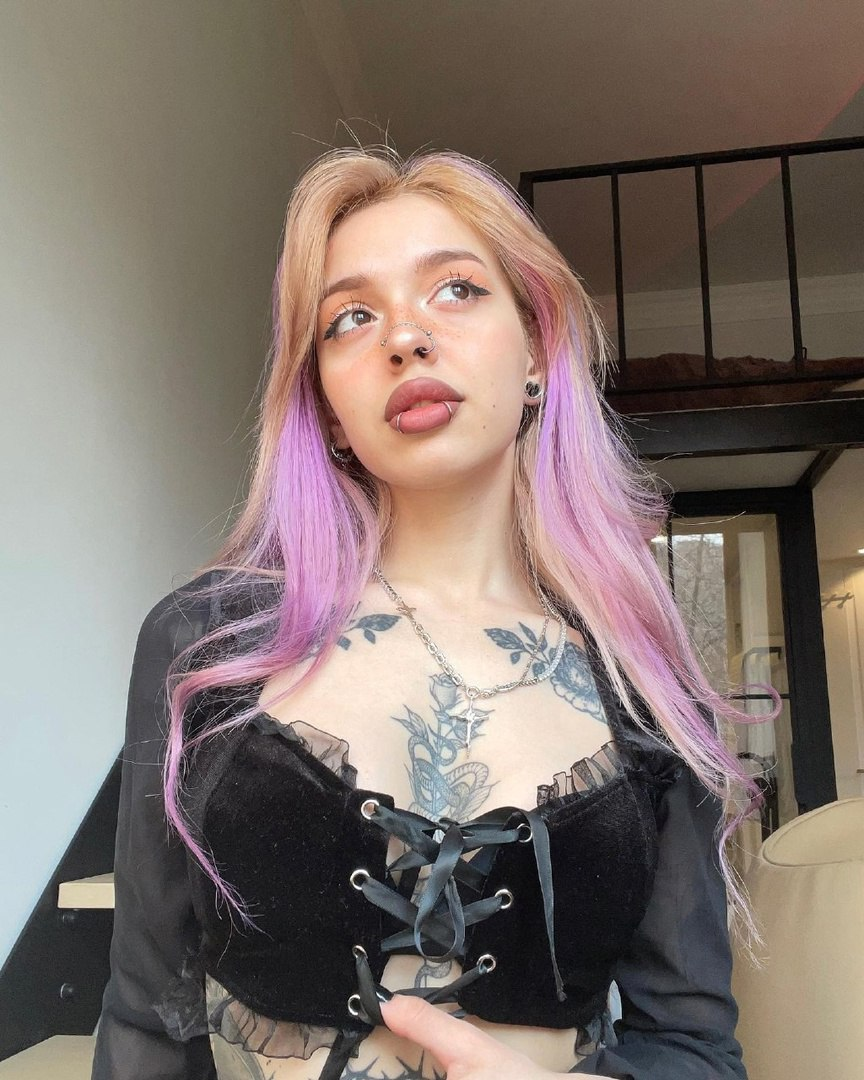 Huge collection of porn photos Corset Long Hair Makeup by TikTokers’s (@tiktokers)