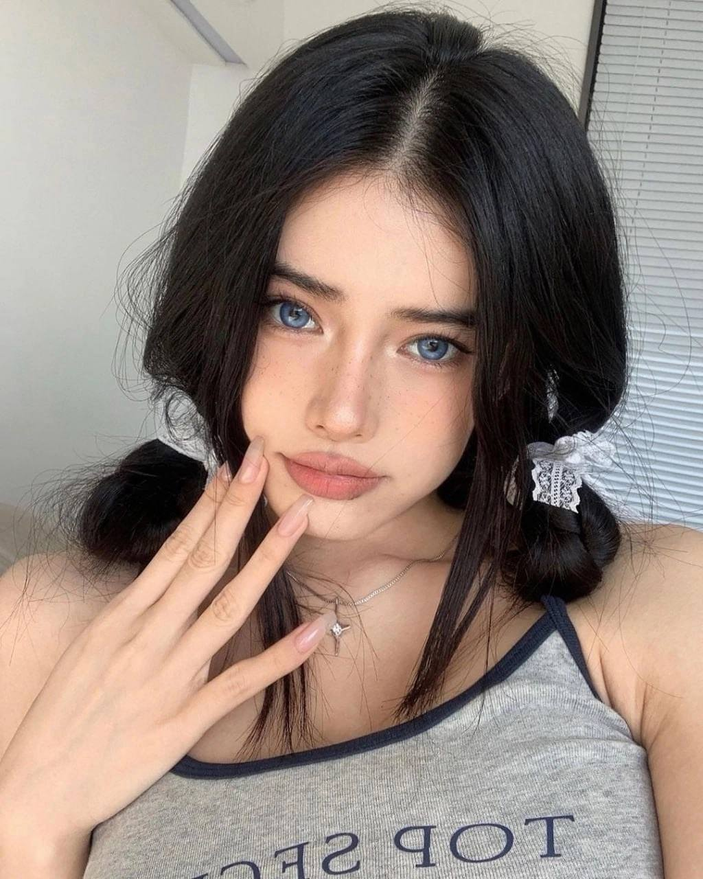 Huge collection of porn photos Brunette Bra Blue Eyes Cute by TikTokers’s (@tiktokers)