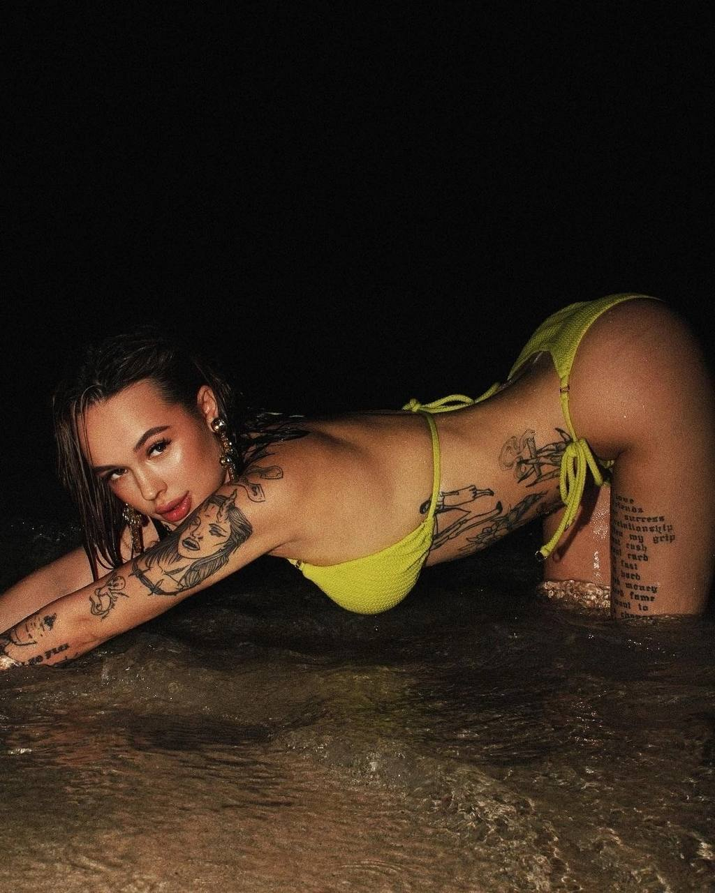 Huge collection of porn photos Boobs Brunette Bikini by TikTokers’s (@tiktokers)