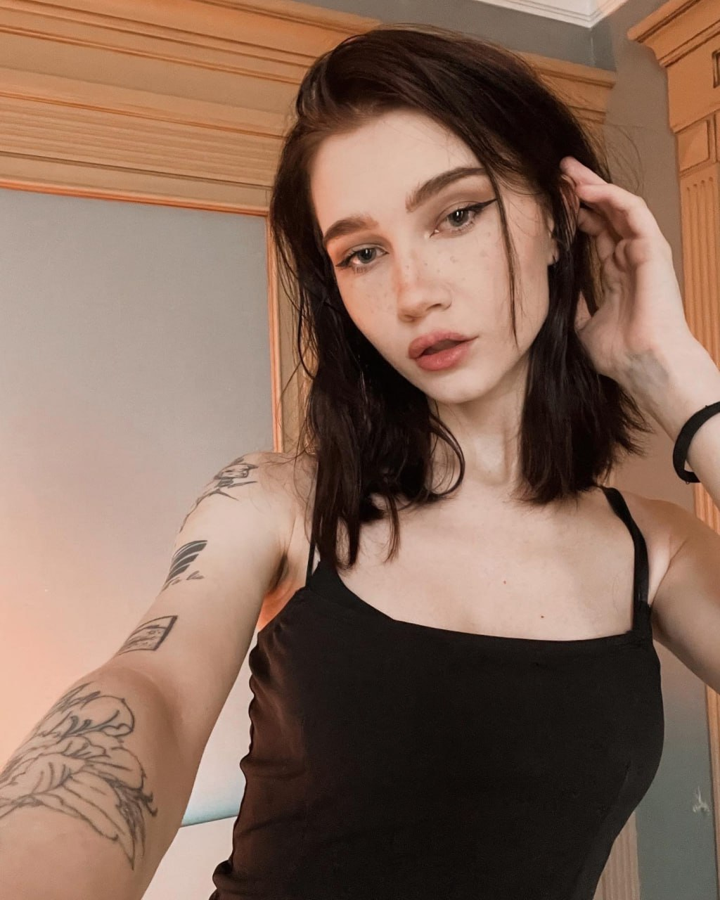 Huge collection of porn photos Brunette Babe Braless by TikTokers’s (@tiktokers)