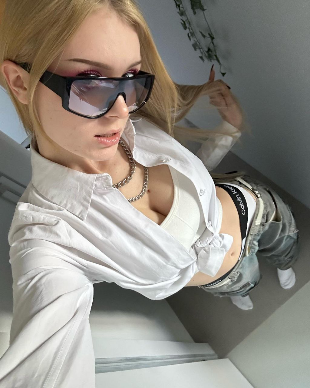 Huge collection of porn photos Blonde Female Jeans Long Hair by TikTokers’s (@tiktokers)