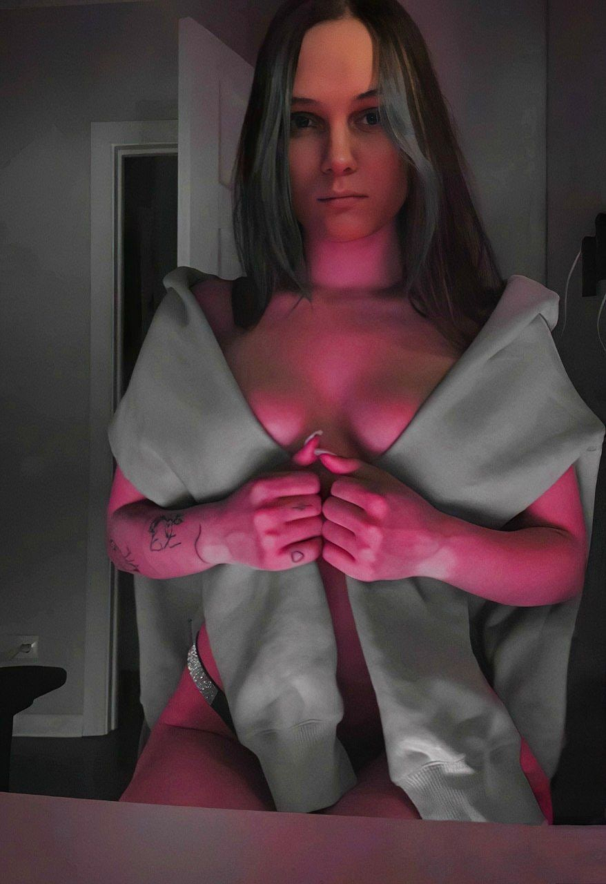 Huge collection of porn photos Boobs Body Braless by TikTokers’s (@tiktokers)