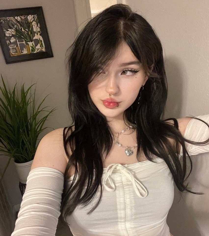 Huge collection of porn photos Brunette Bangs Big Eyes by TikTokers’s (@tiktokers)