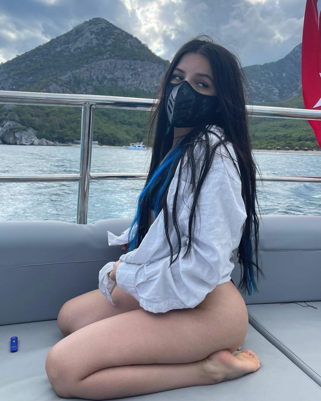 Huge collection of porn photos Amateur Body Blue Hair Candid by TikTokers’s (@tiktokers)
