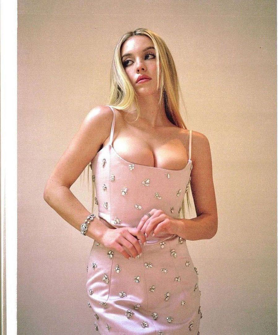 Huge collection of porn photos Blonde Busty Beautiful by TikTokers’s (@tiktokers)