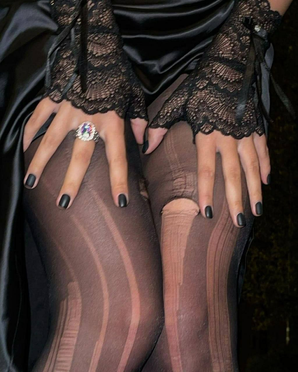 Huge collection of porn photos Hands Legs Ripped Clothing Tights by TikTokers’s (@tiktokers)