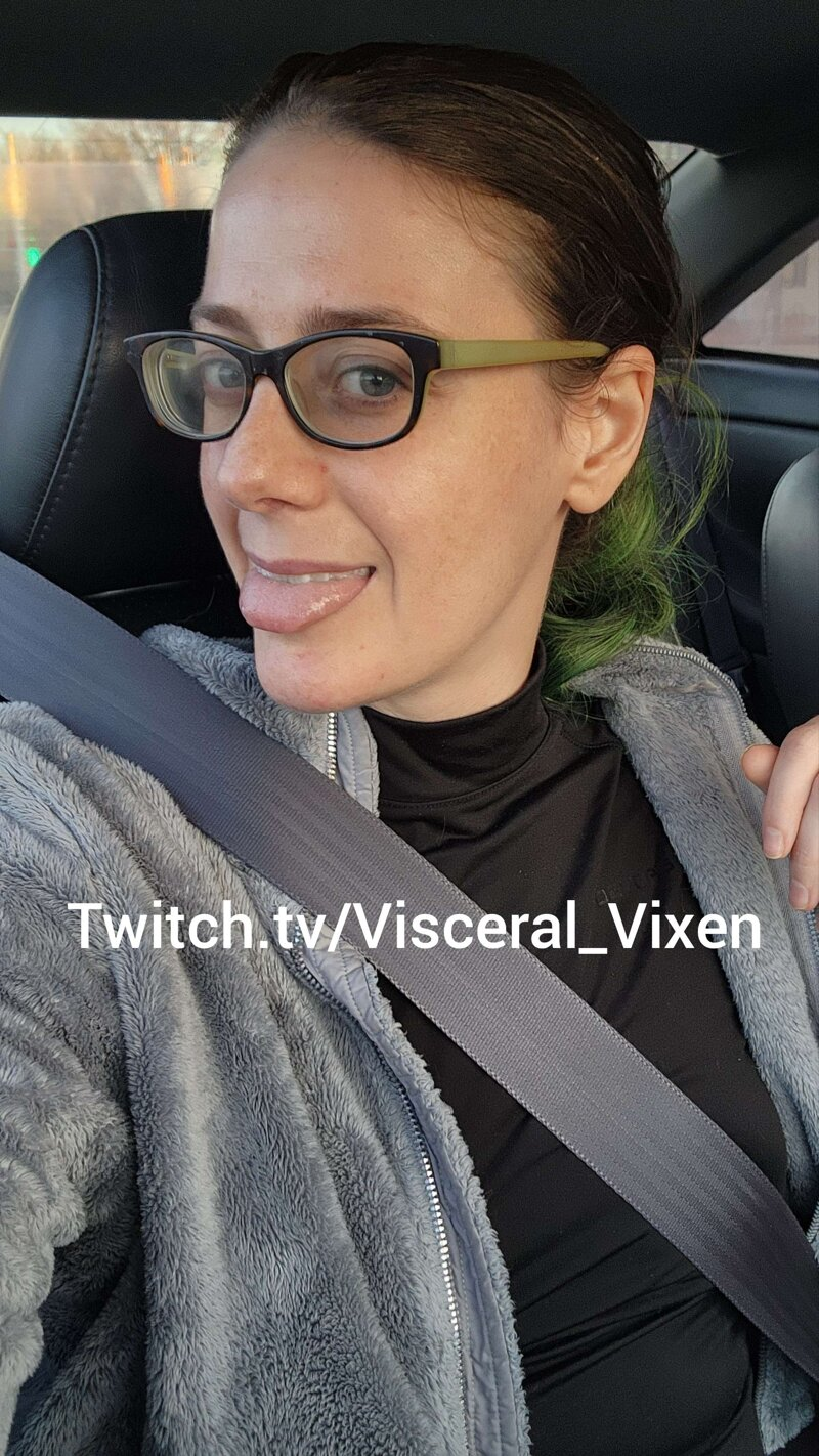 Huge collection of porn photos Amateur Gamer Girl MILF Nerd by VisceralVixen69’s (@visceralvixen69)
