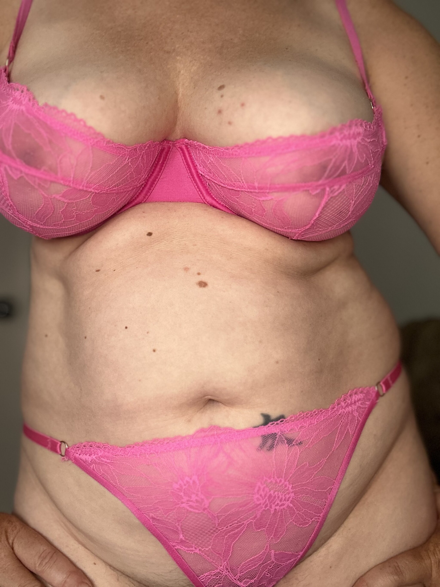 Huge collection of porn photos Amateur Armpits belly by Nicole 🦸‍♀️’s (@wiggymamma)